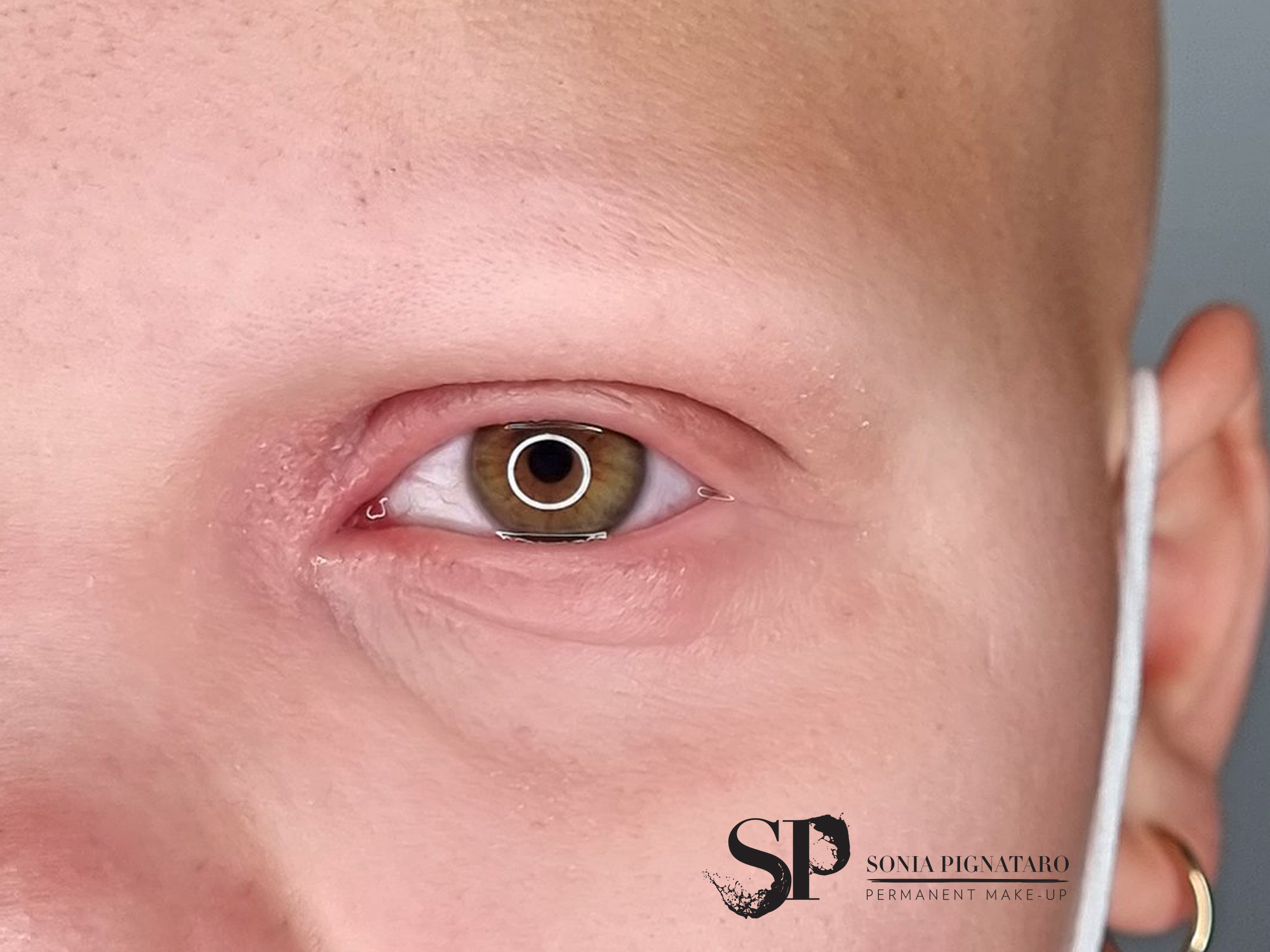 Alopecia sopracciglia, un tatuaggio semipermanente tecnica a pelo