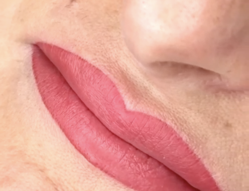 Labbra realizzate con il trucco permanente